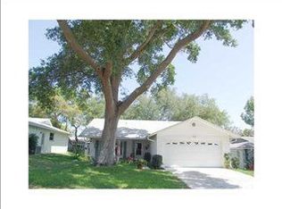 8021 Casuarina Dr, Port Richey, FL 34668