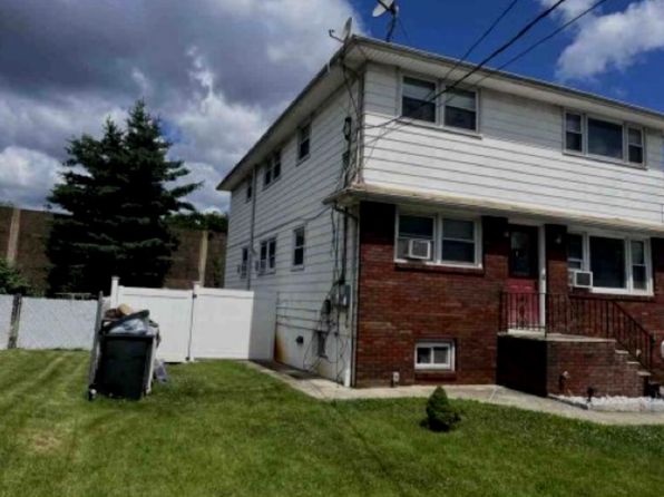124 Maple Ave APT 2