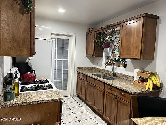 5th image of 4415 W MITCHELL Drive