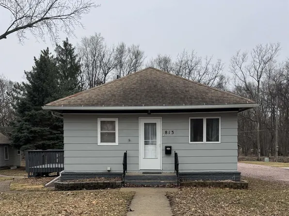 813 E Center St, Madison, SD 57042