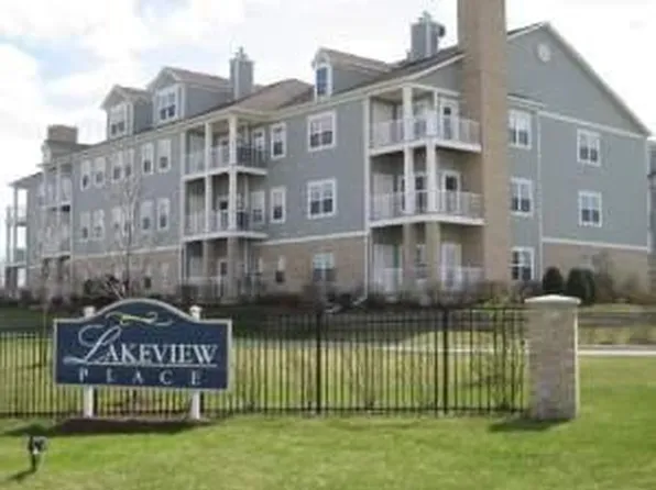 1251 W Lake St APT 106, Addison, IL 60101