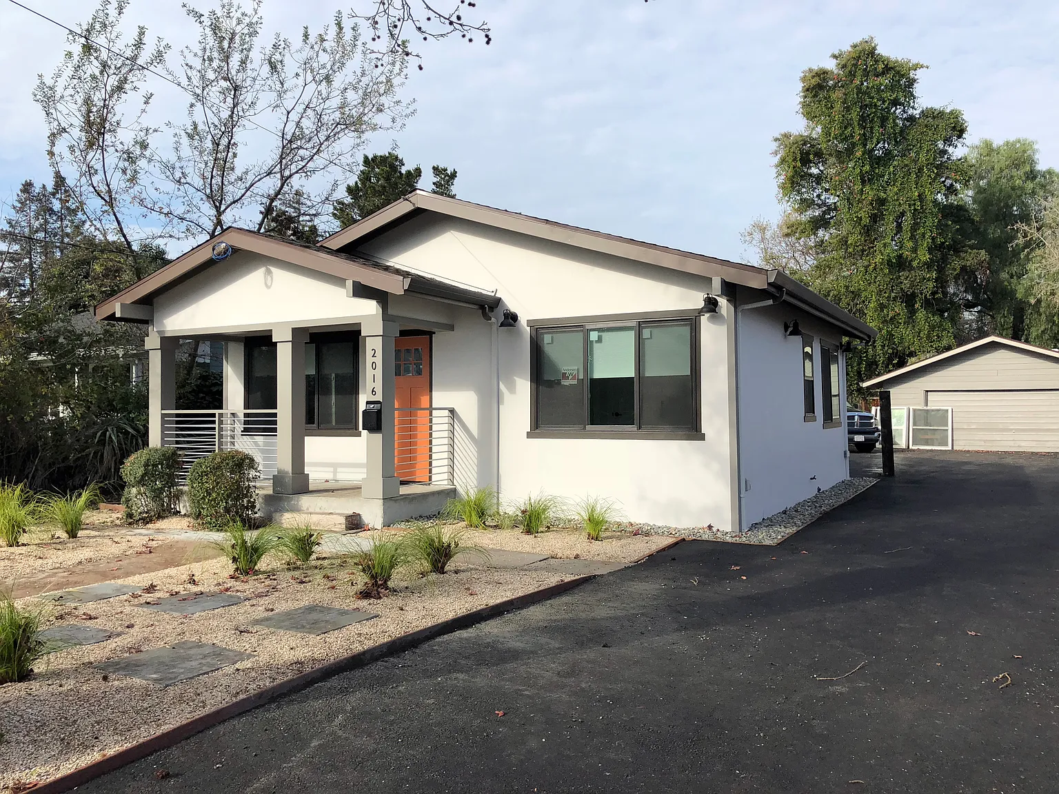 2 bed, 720 sqft, $3,600 — Photo 3