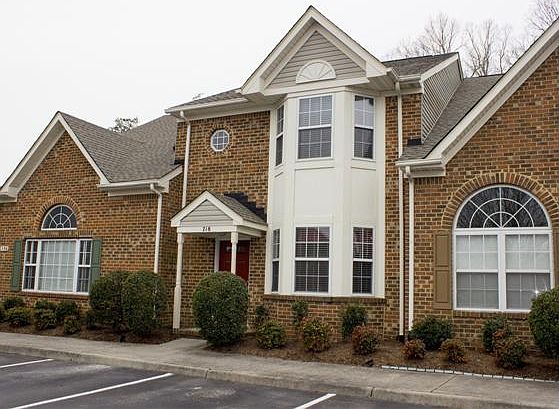 1st image of 718 W Lake Cir