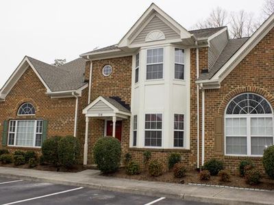 718 W Lake Cir, Chesapeake, VA, 23322
