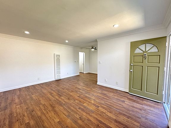 4th image of 5555 Klump Ave #10209