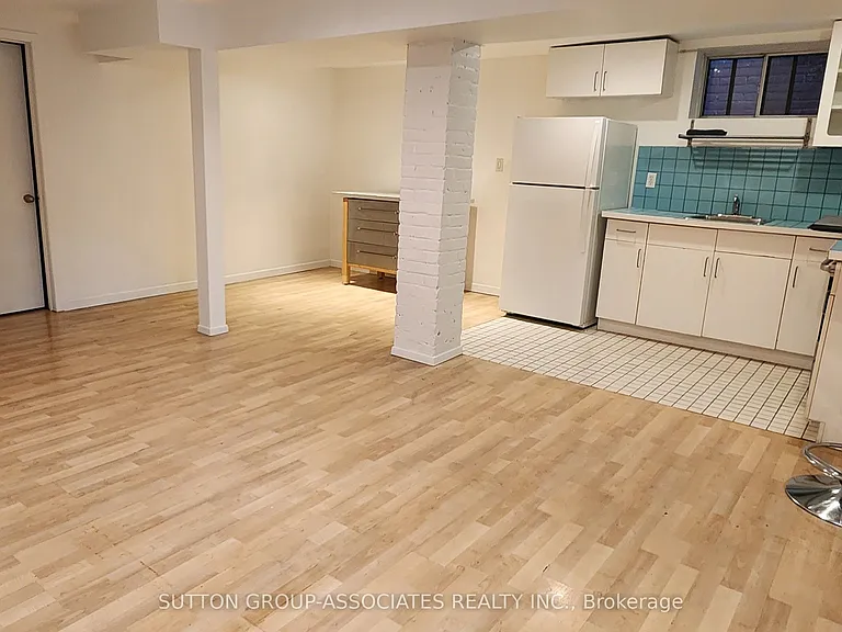 360 Sorauren Ave #BASEMENT — Photo 8