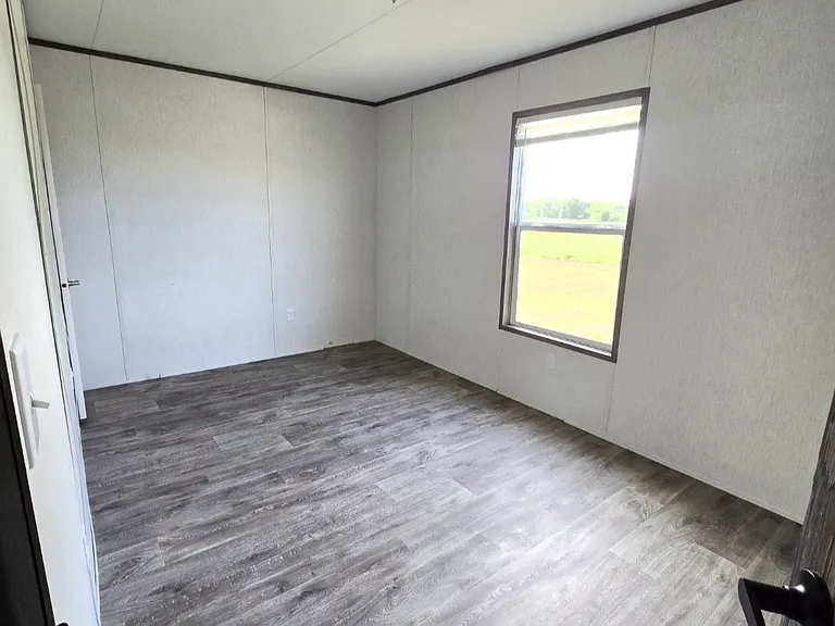 211 FM 2547 — Photo 10