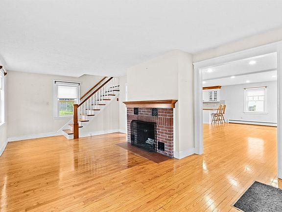 5th image of 38 Greenvale Ave
