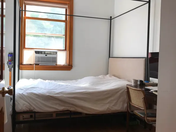 720 Leonard Street image 3 of 5