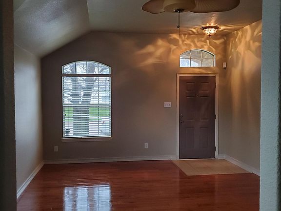 2nd image of 608 Abbott Ave