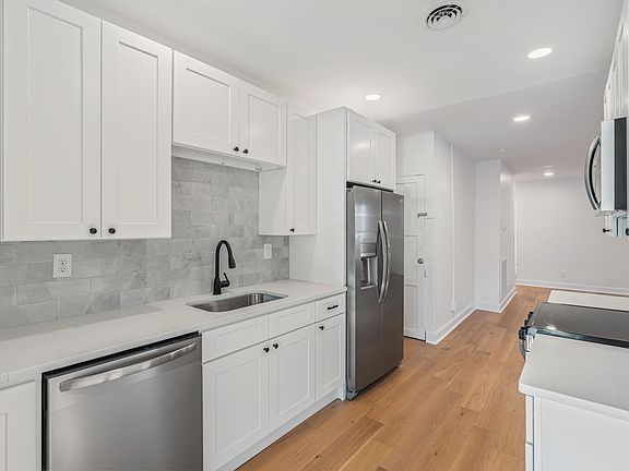 5th image of 513 N Central St #3
