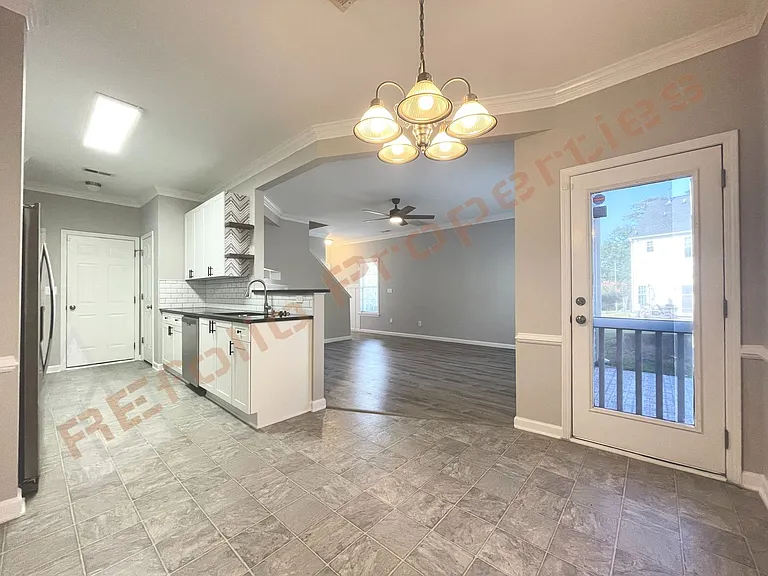 2452 Bay Harbor Dr — Photo 7