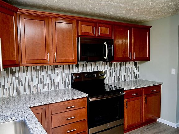 4th image of 107 Meadow Hill Dr