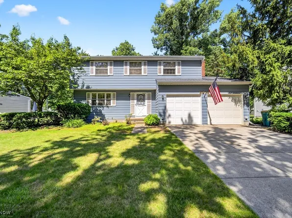 6816 Palmerston Dr, Mentor, OH 44060