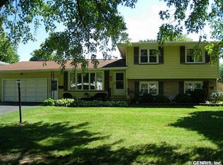 34 Debby Ln, Rochester, NY 14606