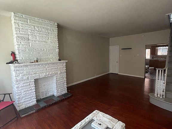 2nd image of 2534 S Rosewood St