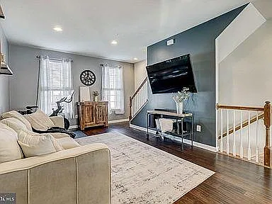 4513 Foster Ave — Photo 4