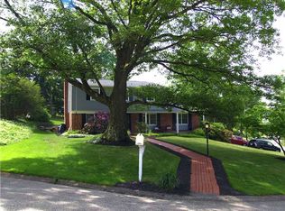 9388 Doral Cir, Pittsburgh, PA