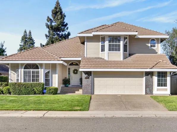 11916 Prospect Hill Dr, Gold River, CA 95670