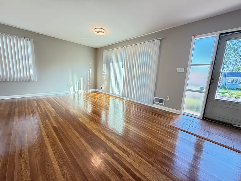 1030 Lakemont Rd — Photo 4