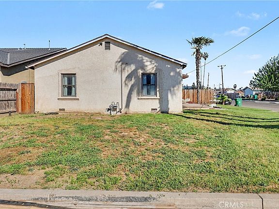 5th image of 2360 Fir Ave