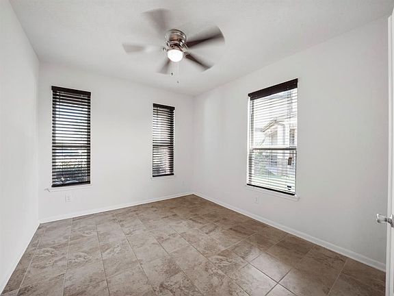 5th image of 25403 Tall Pine Grove St