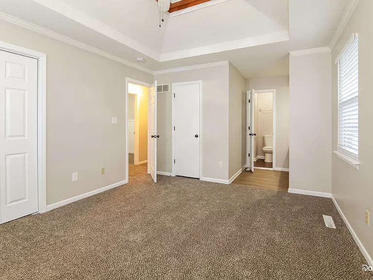 502 Woodson Ln — Photo 15