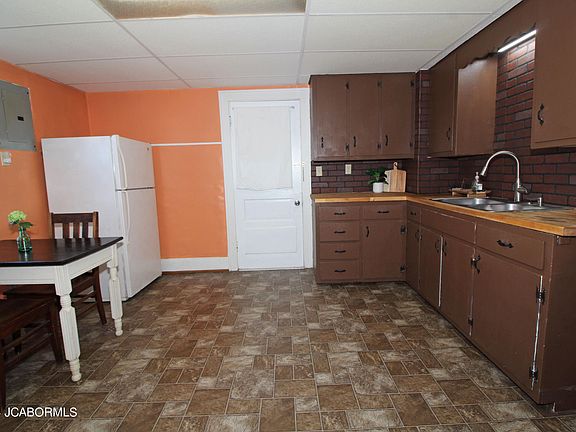 4th image of 1130 W High St