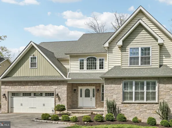 10 E Central Ave, Paoli, PA 19301