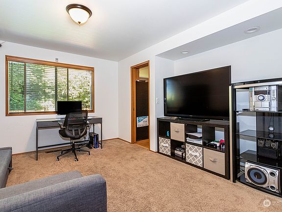 3rd image of 11516 SE 323rd Place