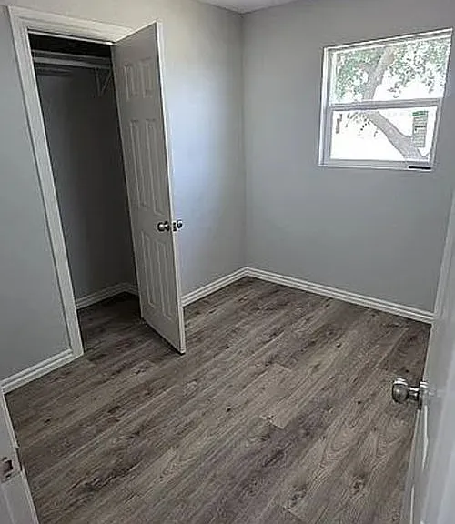 723 SW 45th St — Photo 8