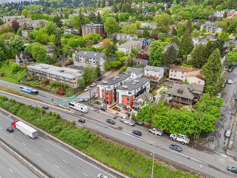 **4 Weeks Free Rent Upon Move In** | New Construction - Minutes From Downtown Pdx — Photo 13