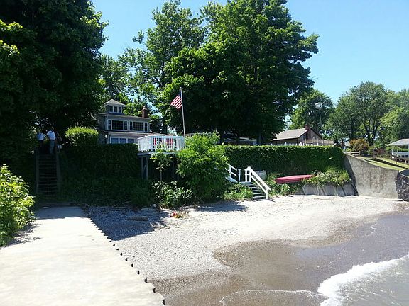 3rd image of 1154 Hearn Dr