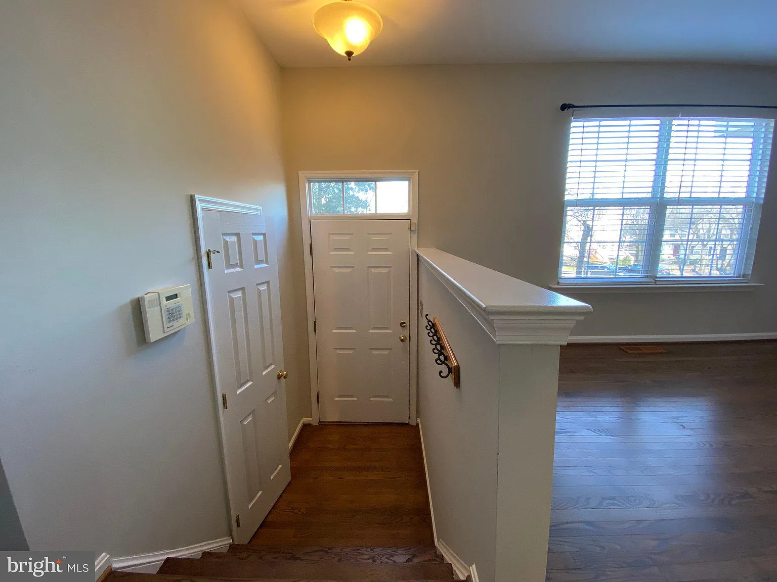 4 bed, 3.5 bath, 2006 sqft, $2,850 — Photo 3