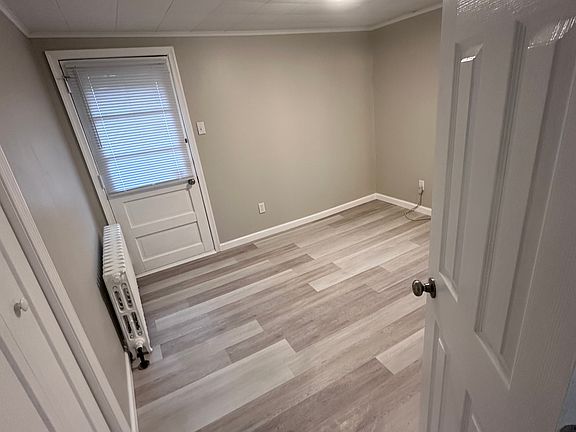 4th image of 823 Sawyer Ave APT A