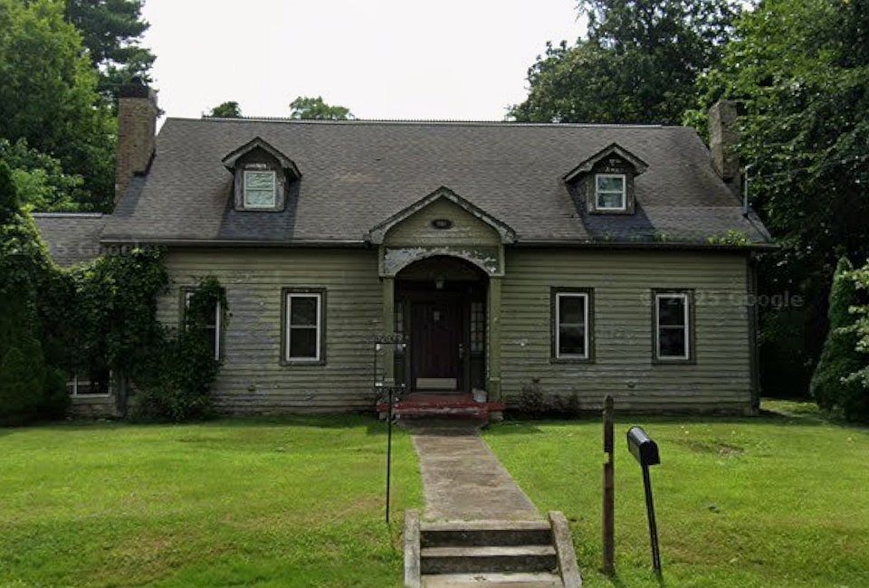 1st image of 209 S Main St