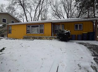 1306 Adams St, Lake In The Hills, IL 60156