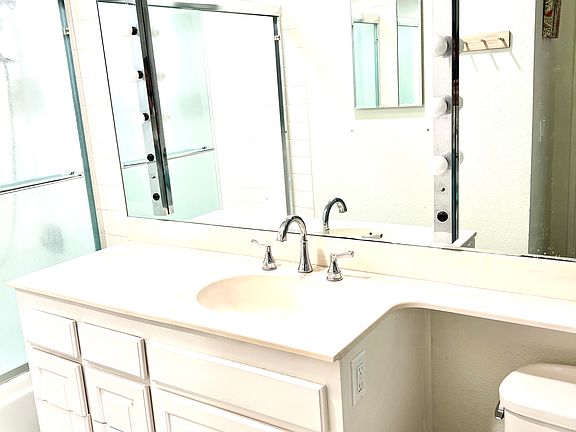 4th image of 4650 W Point Loma Blvd Unit 102