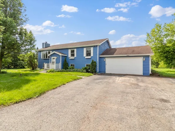 1605 English Prairie Rd, Spring Grove, IL 60081