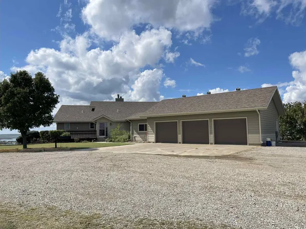 102 Lakeview Ln, Sylvan Grove, KS 67481