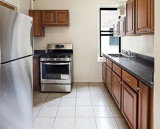5th image of 227 Haven Ave APT 6g
