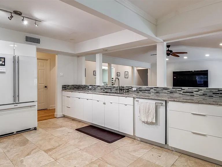 7350 Fieldgate Dr — Photo 11