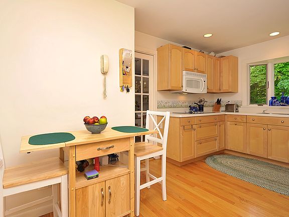 Updated Eat in Kitchen