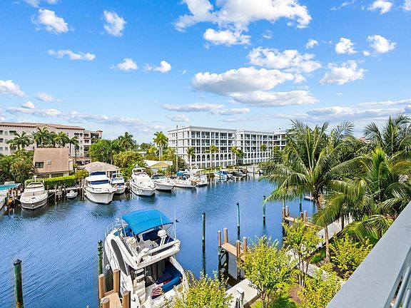2nd image of 21 Isle Of Venice Drive #301