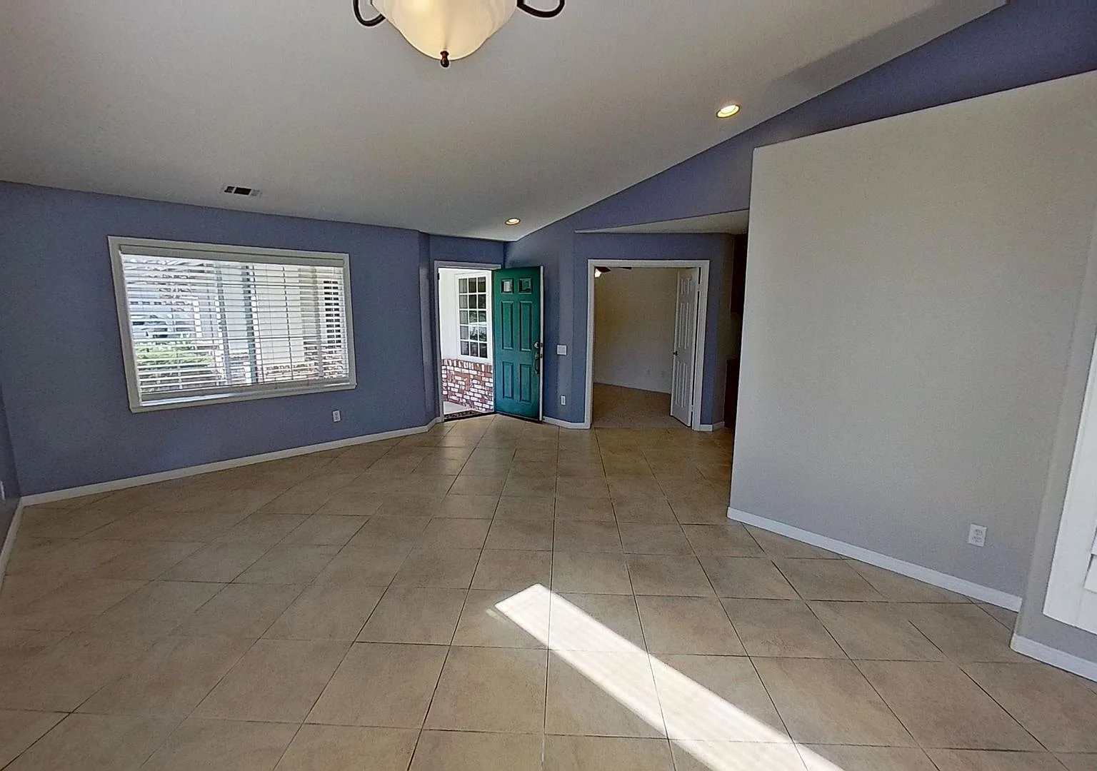 Spacious & Bright 4 Bed / 3 Bath House Available Now! — Photo 3