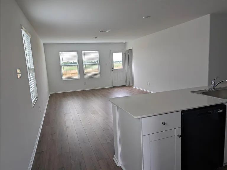 564 Rancho Del Cielo Loop — Photo 4