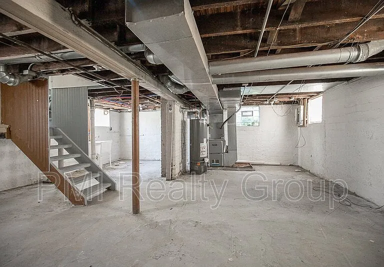 12203 Castlewood Ave — Photo 29