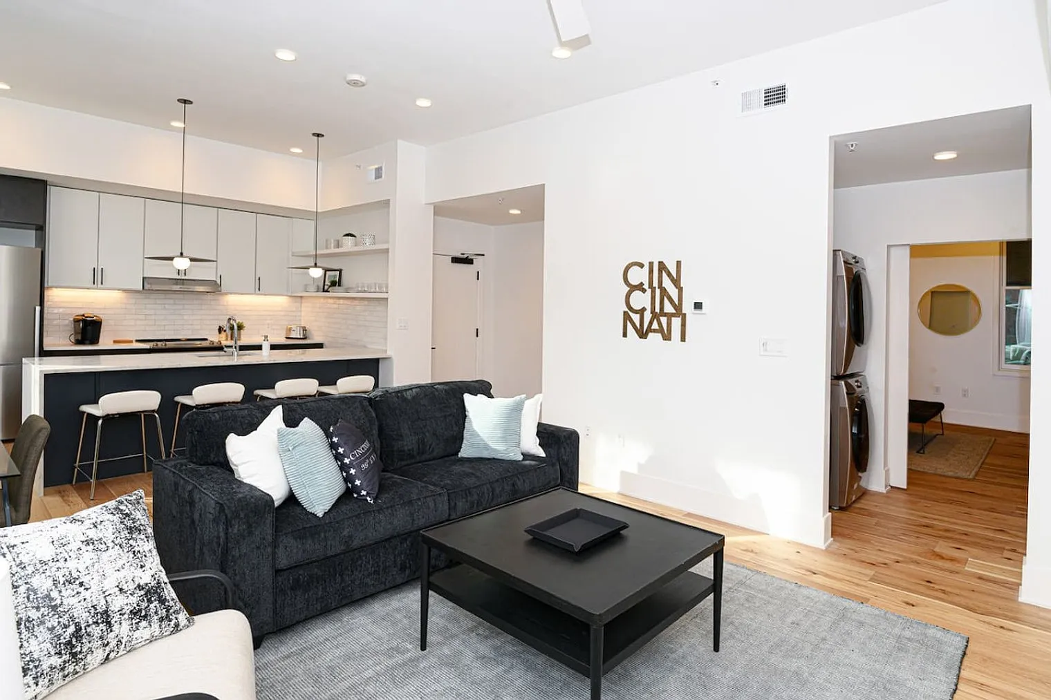 1 bed, 1.0 bath, $3,490 — Photo 2