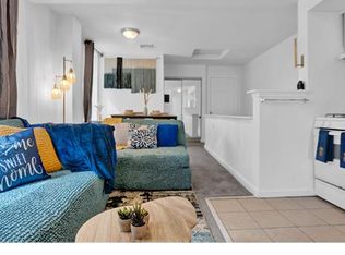 468 E Walnut Ln Floor 3, Philadelphia, PA 19144