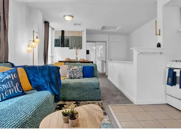 468 E Walnut Ln Floor 3, Philadelphia, PA 19144